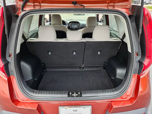 Used 2020 Kia Soul LX FWD image 16