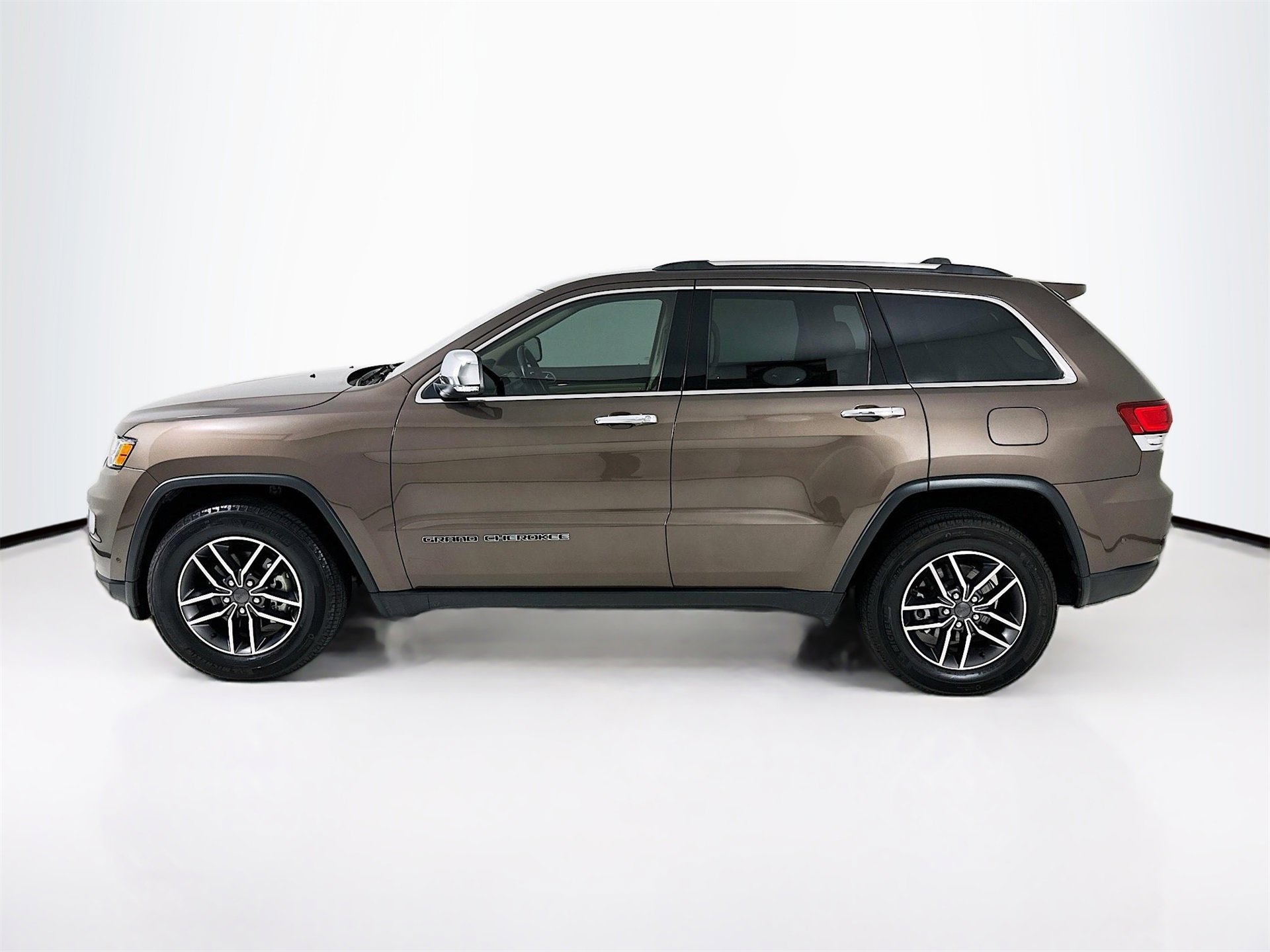 Used 2020 Jeep Grand Cherokee Limited w/ Luxury Group II image 5