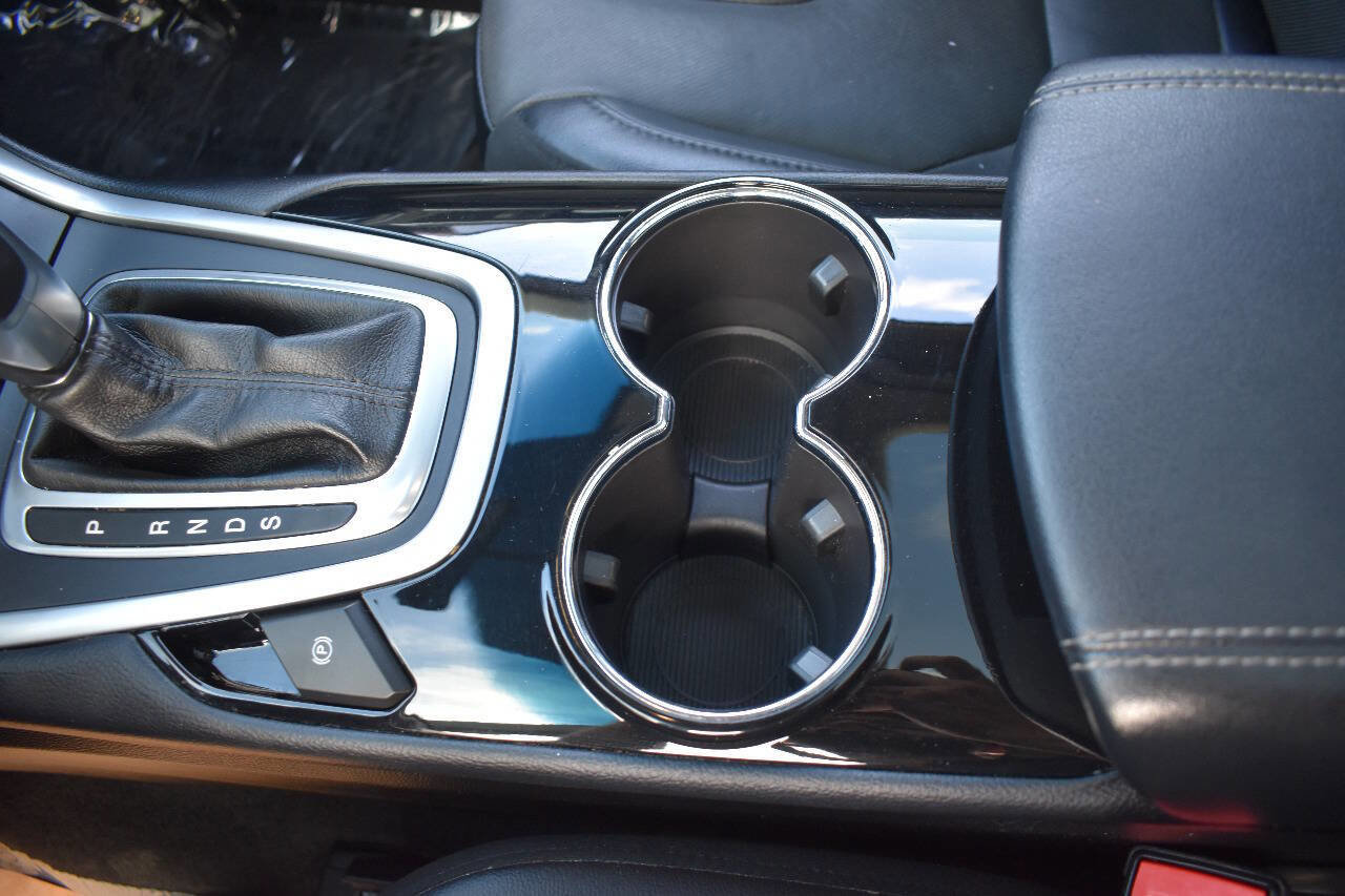 Used 2017 Ford Edge Titanium w/ Equipment Group 301A image 31