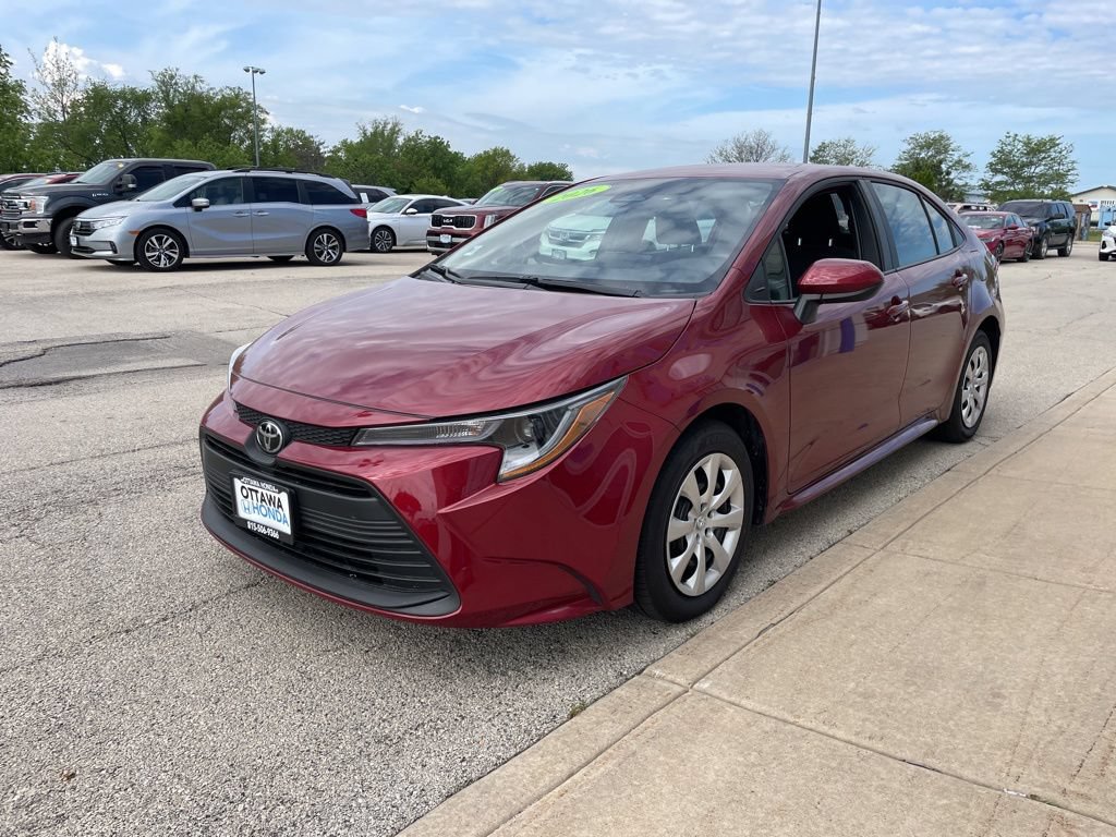 Used 2026 Toyota Corolla LE FWD image 2