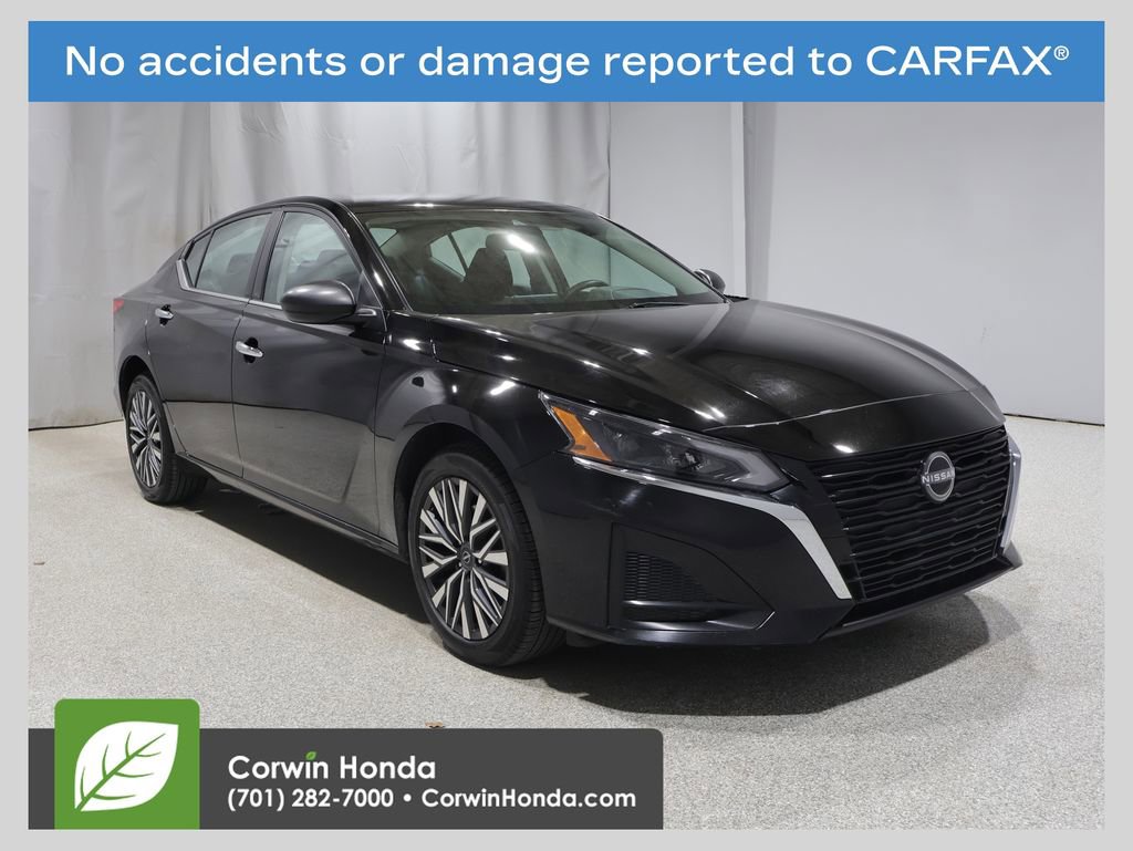 Used 2024 Nissan Altima 2.5 SV AWD/4WD image 1