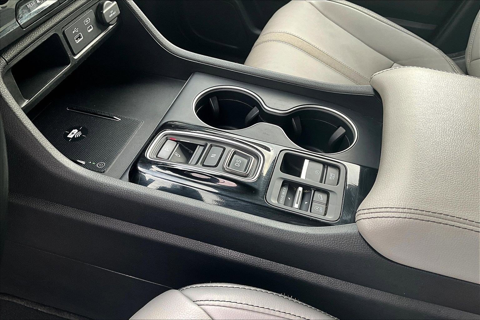 Used 2023 Honda Pilot Touring image 18