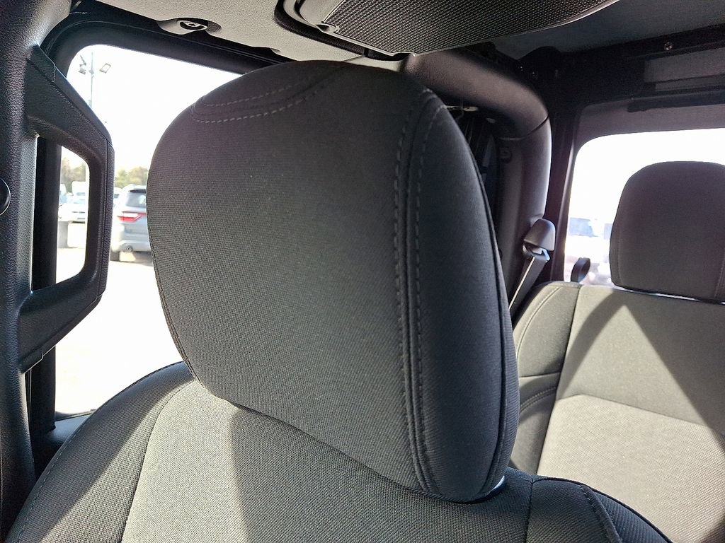 Certified 2021 Jeep Gladiator Sport image 18