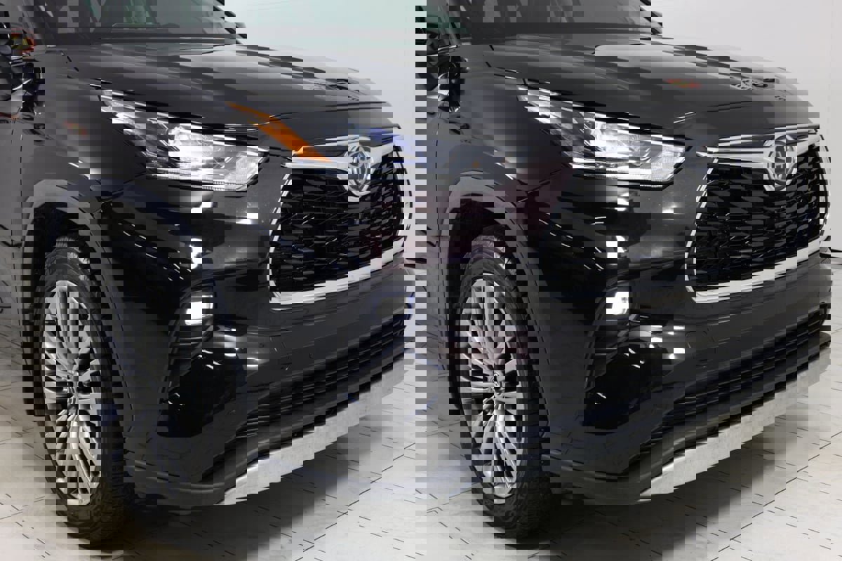 Used 2021 Toyota Highlander Platinum image 38