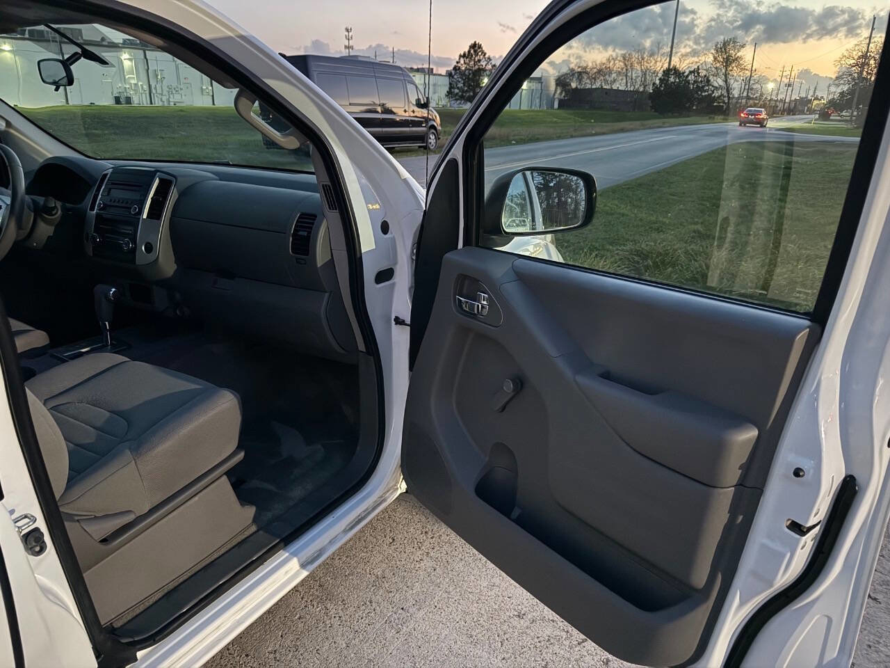 Used 2016 Nissan Frontier S RWD image 17