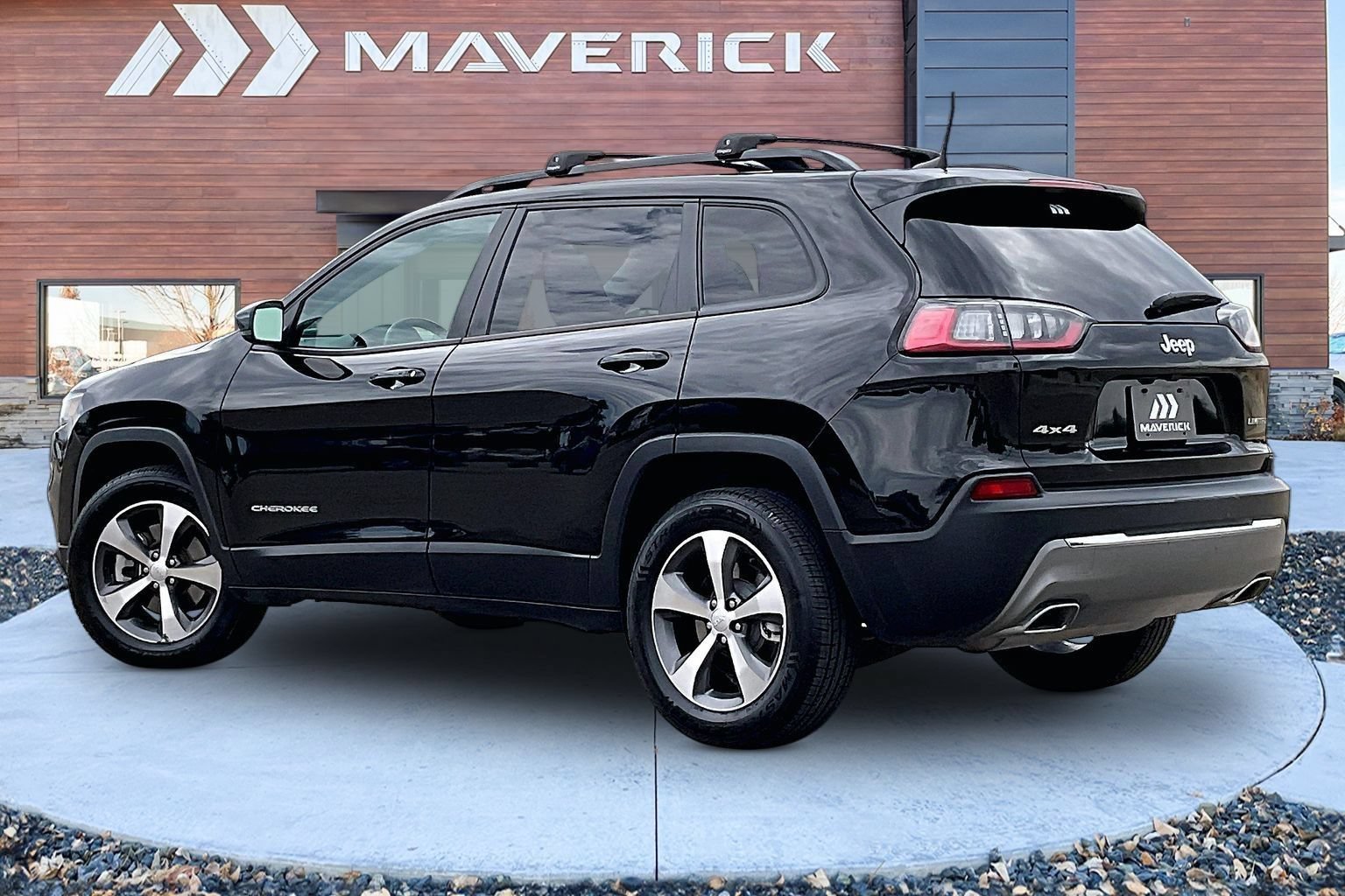 Used 2022 Jeep Cherokee Limited w/ Mopar Interior Package AWD/4WD image 4
