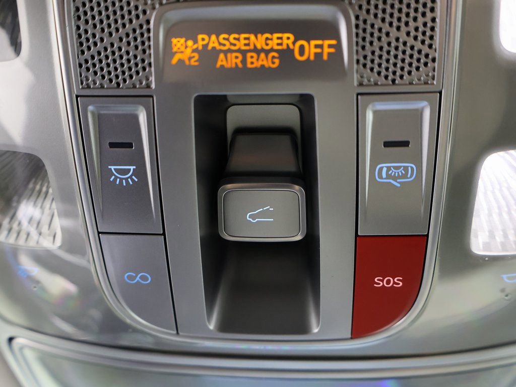 Used 2023 Genesis GV70 2.5T w/ Advanced Package image 8