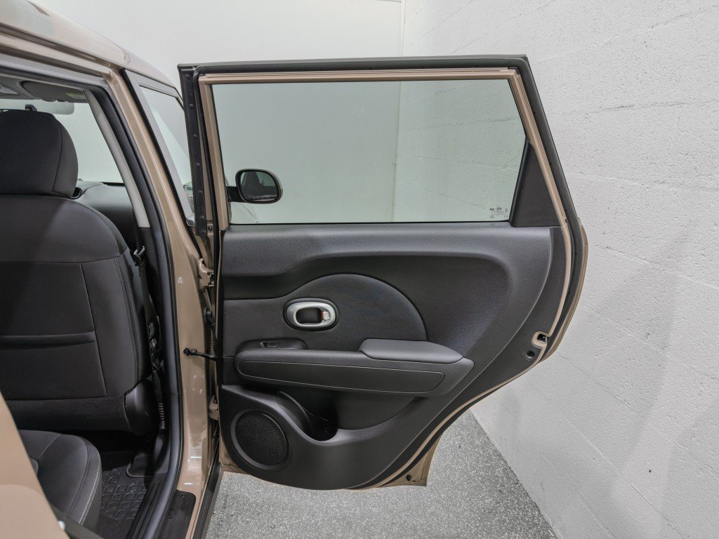 Used 2014 Kia Soul FWD image 16