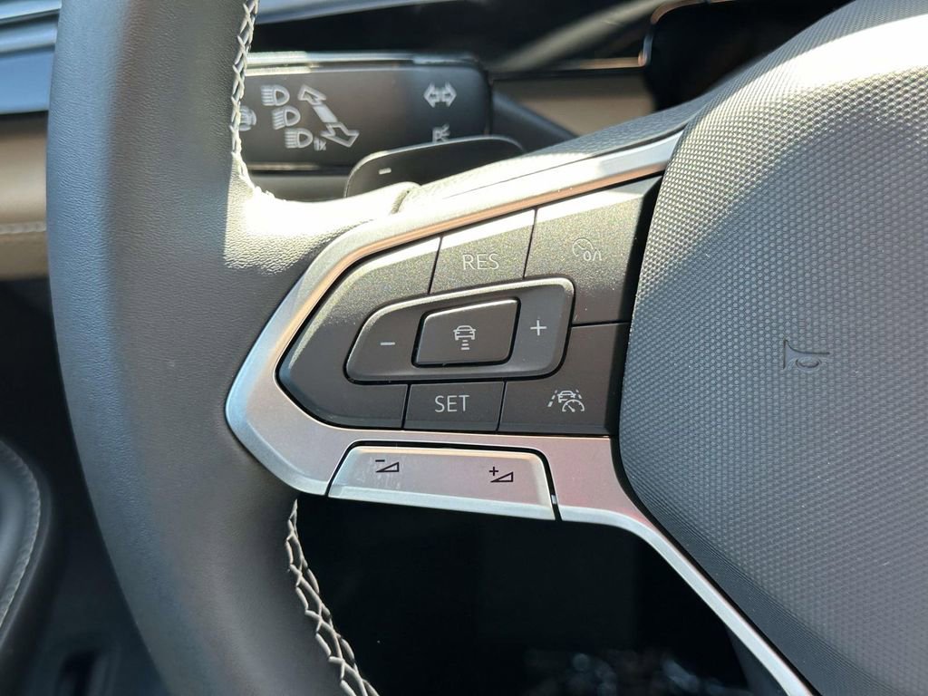 New 2026 Volkswagen Atlas Cross Sport SE image 18