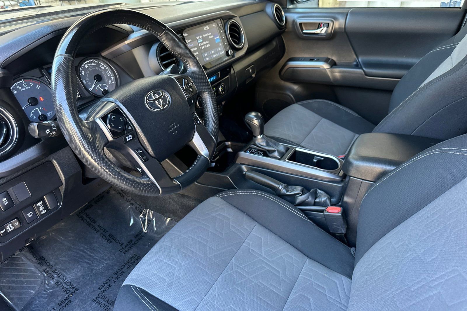 Used 2023 Toyota Tacoma TRD Sport w/ Black Out Package (TMS) image 10