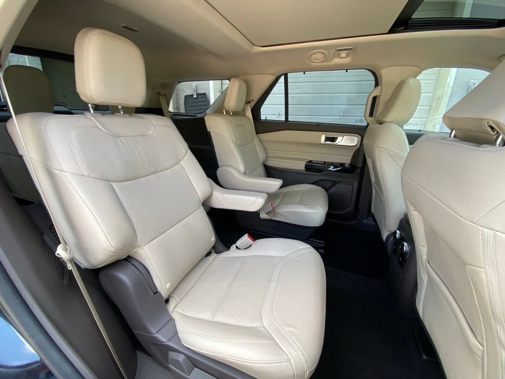 Used 2023 Ford Explorer Platinum w/ Technology Package AWD/4WD image 42