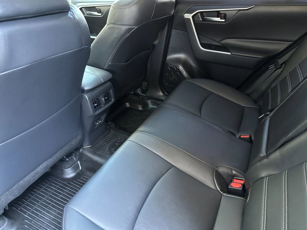 Used 2022 Toyota RAV4 XLE Premium FWD image 11