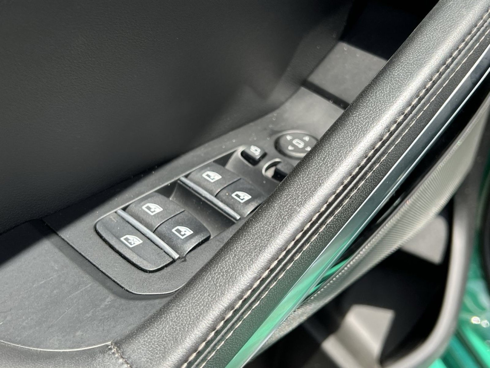 Used 2025 BMW X6 M60i AWD/4WD image 16