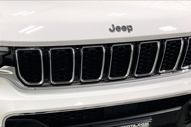 Used 2023 Jeep Grand Cherokee Overland image 30