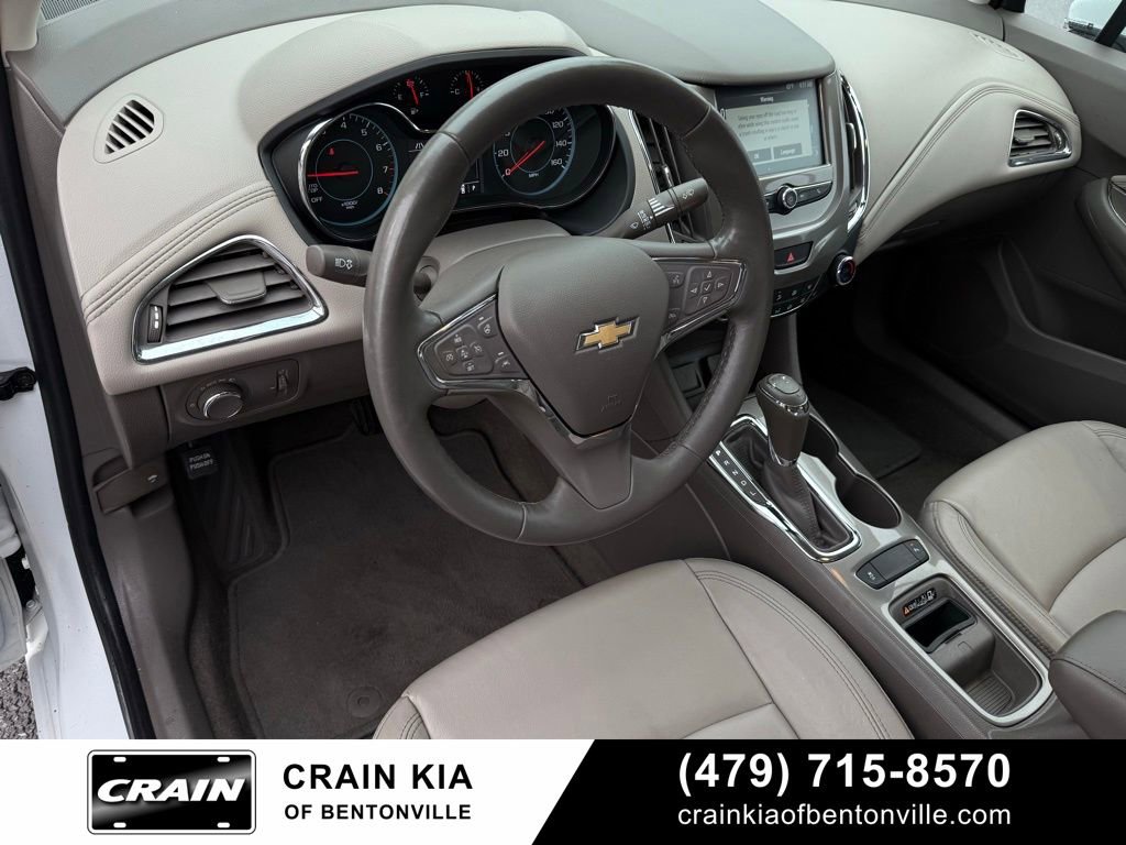 Used 2017 Chevrolet Cruze Premier w/ Enhanced Convenience Package FWD image 9