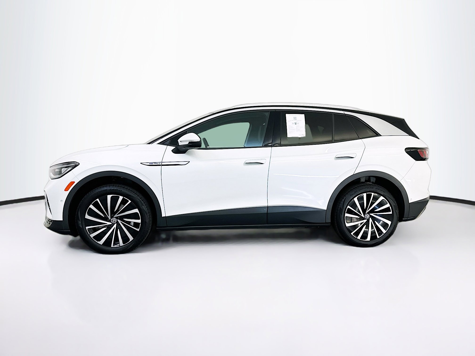 Used 2023 Volkswagen ID.4 Pro S Plus AWD/4WD image 4