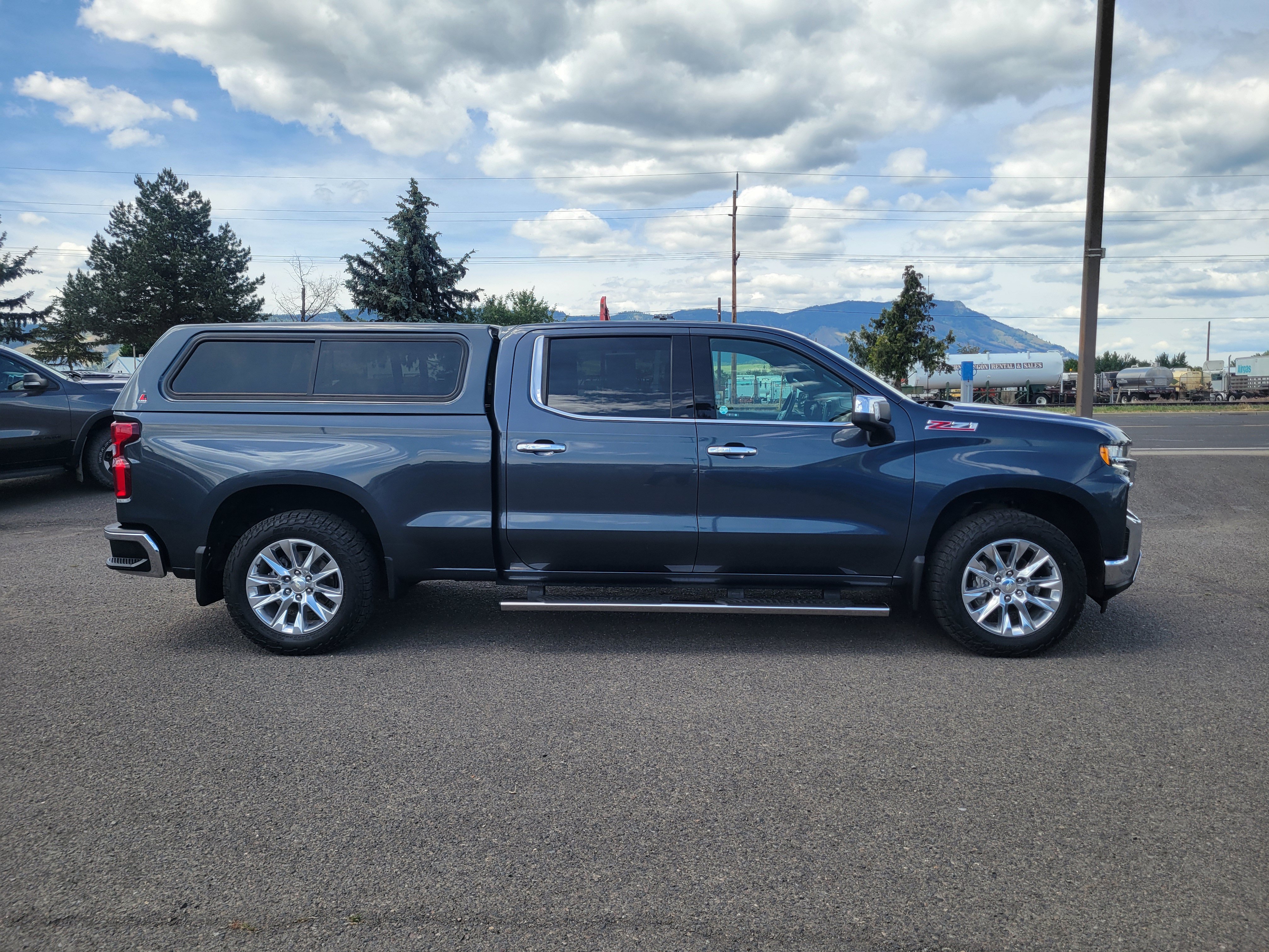 Used 2021 Chevrolet Silverado 1500 LTZ w/ LTZ Premium Package AWD/4WD image 2