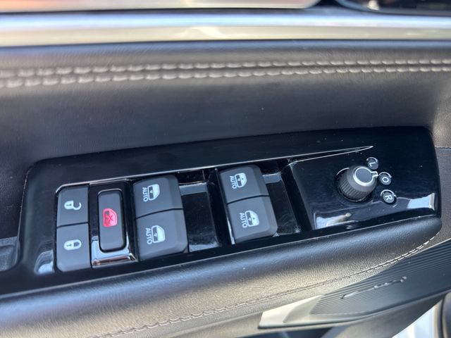 Used 2024 Jeep Wagoneer Series III AWD/4WD image 18