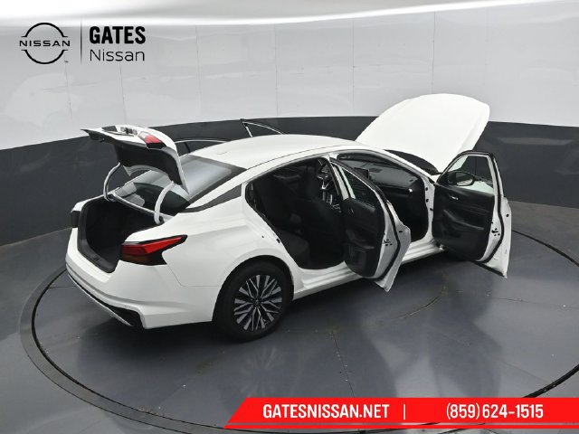 Used 2025 Nissan Altima 2.5 SV FWD image 50