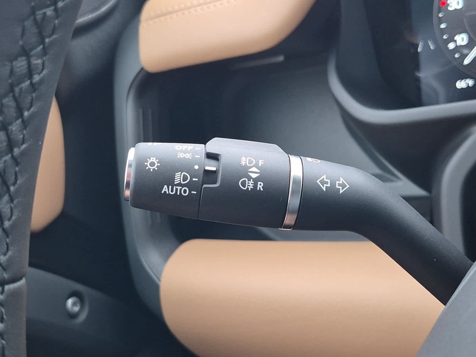 New 2026 Land Rover Defender 130 X-Dynamic SE AWD/4WD image 30