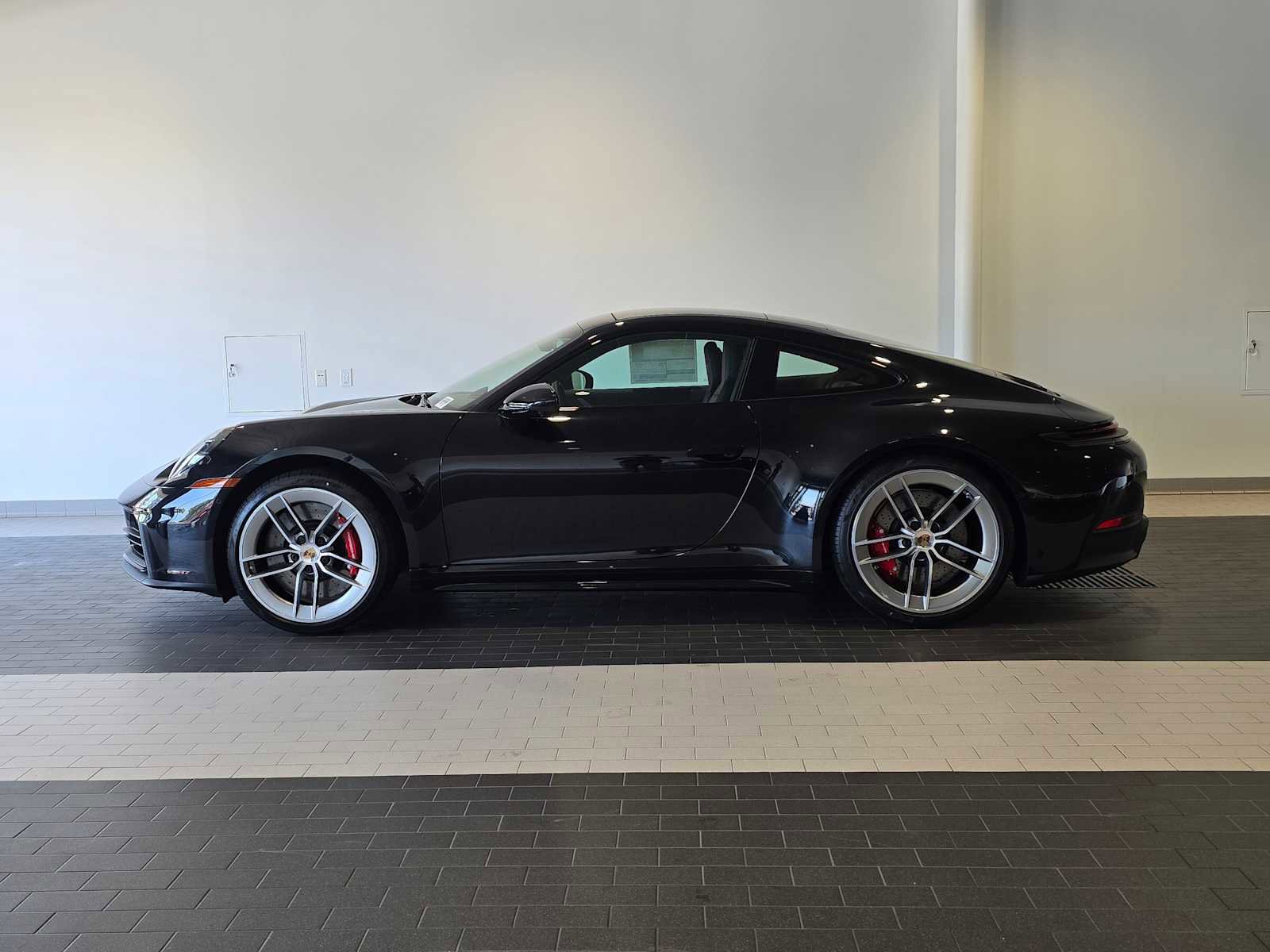 New 2025 Porsche 911 Carrera S image 2