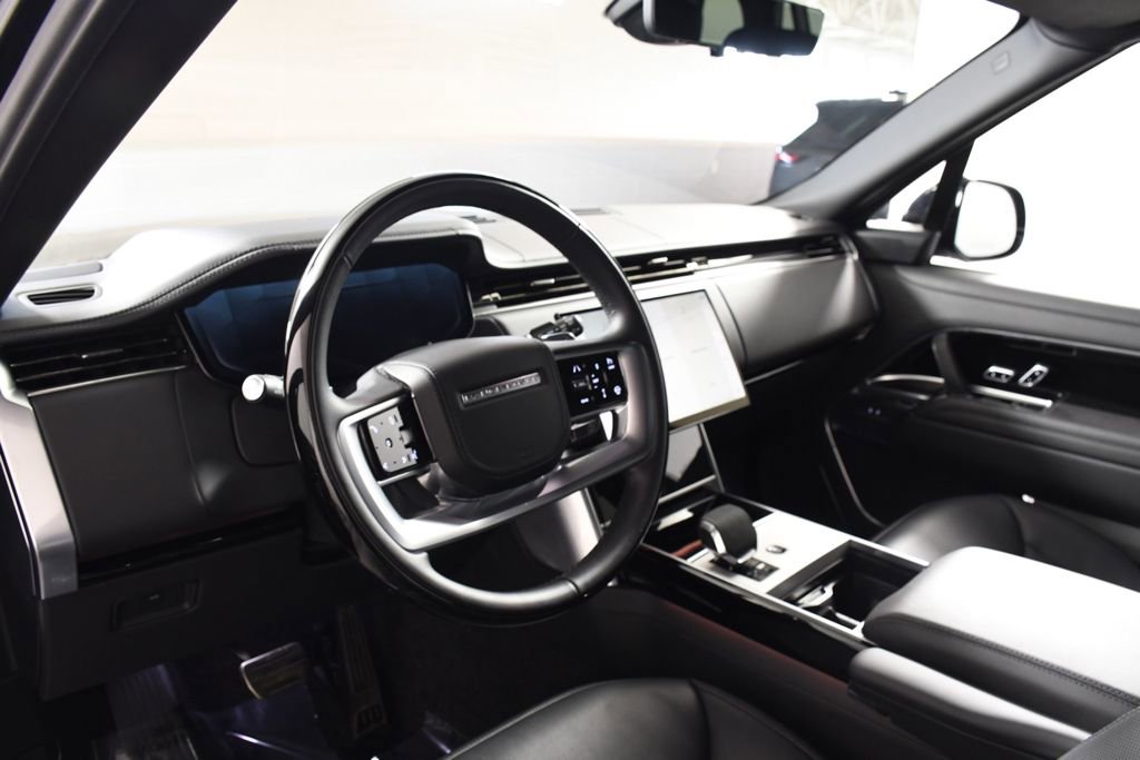 Used 2025 Land Rover Range Rover Autobiography AWD/4WD image 12
