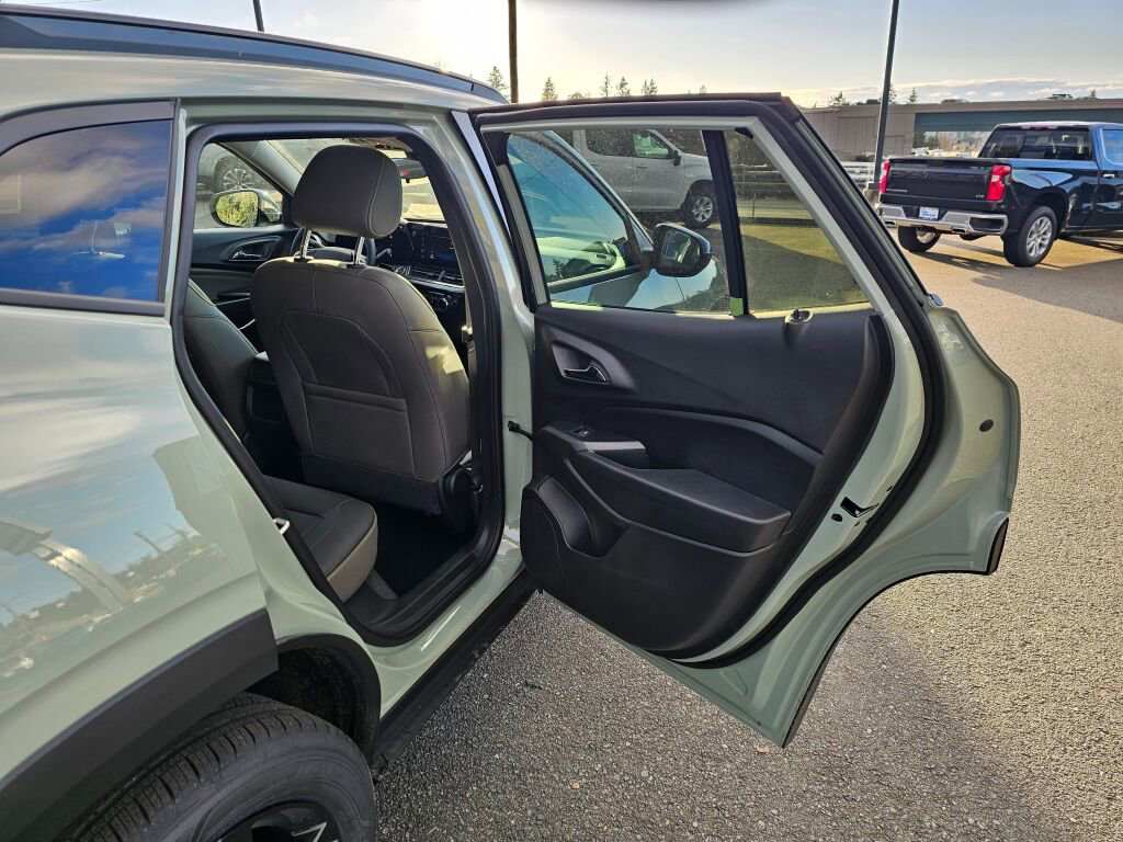 New 2026 Chevrolet Trax ACTIV w/ Sunroof Package image 25