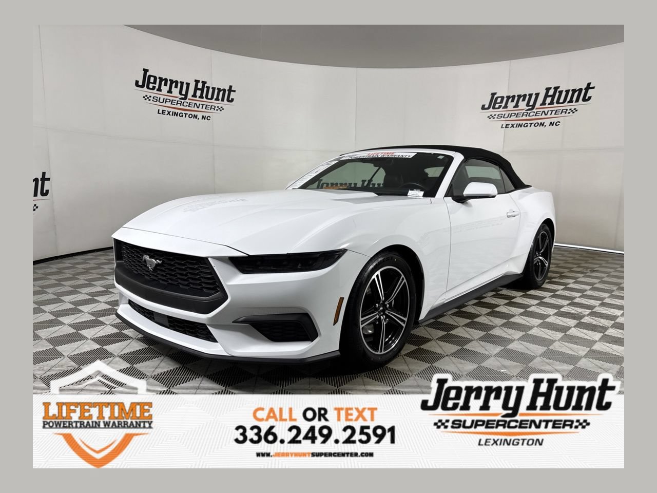 Used 2025 Ford Mustang Premium RWD image 1