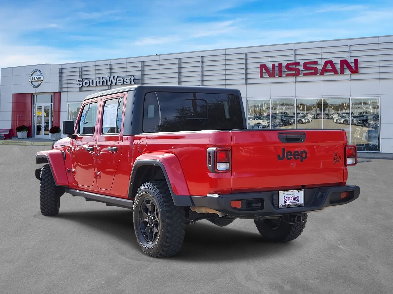 Used 2022 Jeep Gladiator Willys image 9