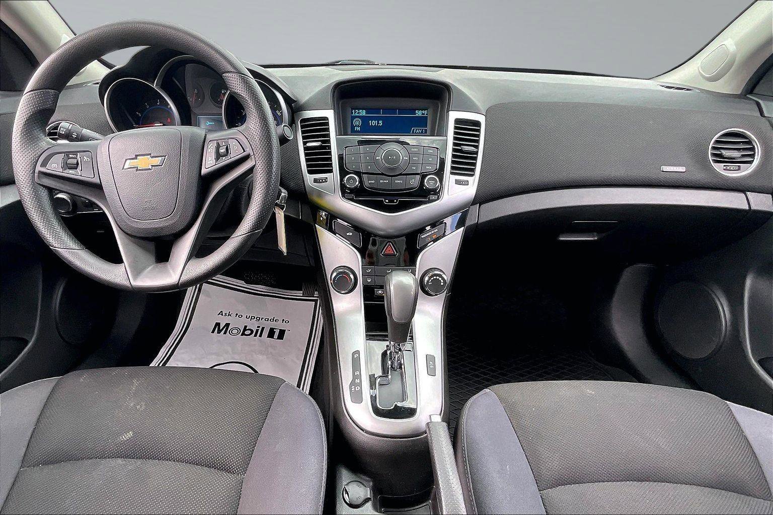 Used 2016 Chevrolet Cruze LT FWD image 18