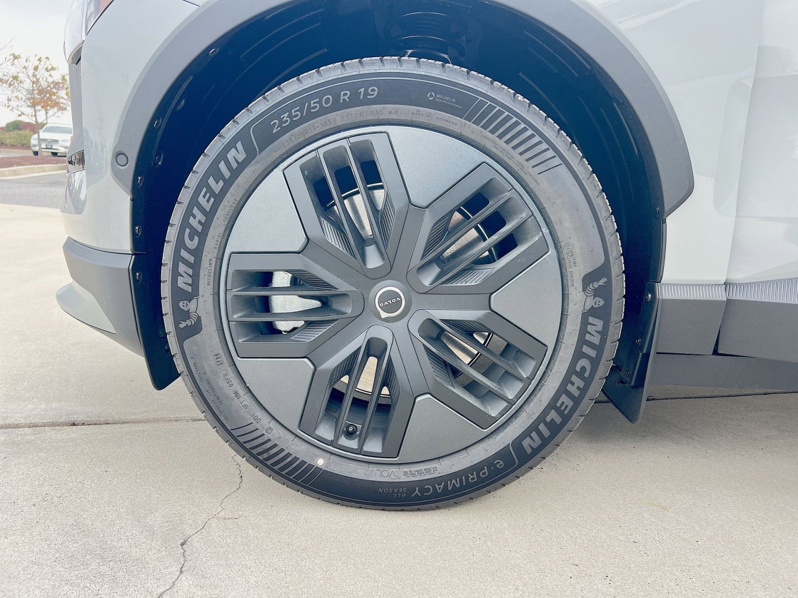 New 2026 Volvo EX30 Cross Country Ultra image 12