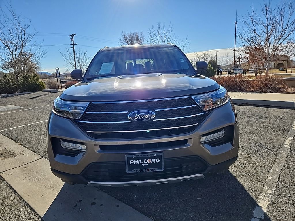 Used 2021 Ford Explorer XLT w/ Equipment Group 202A image 2