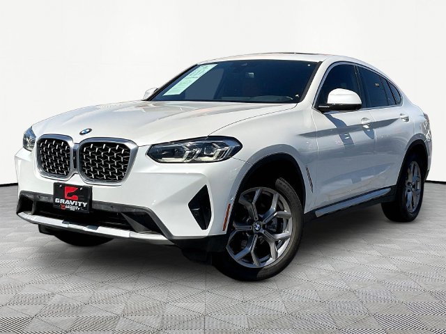 Used 2023 BMW X4 xDrive30i w/ Premium Package AWD/4WD image 3