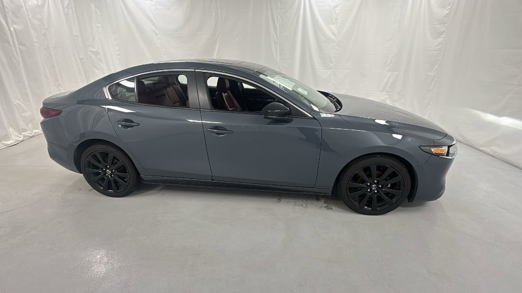 Used 2022 MAZDA MAZDA3 s image 2