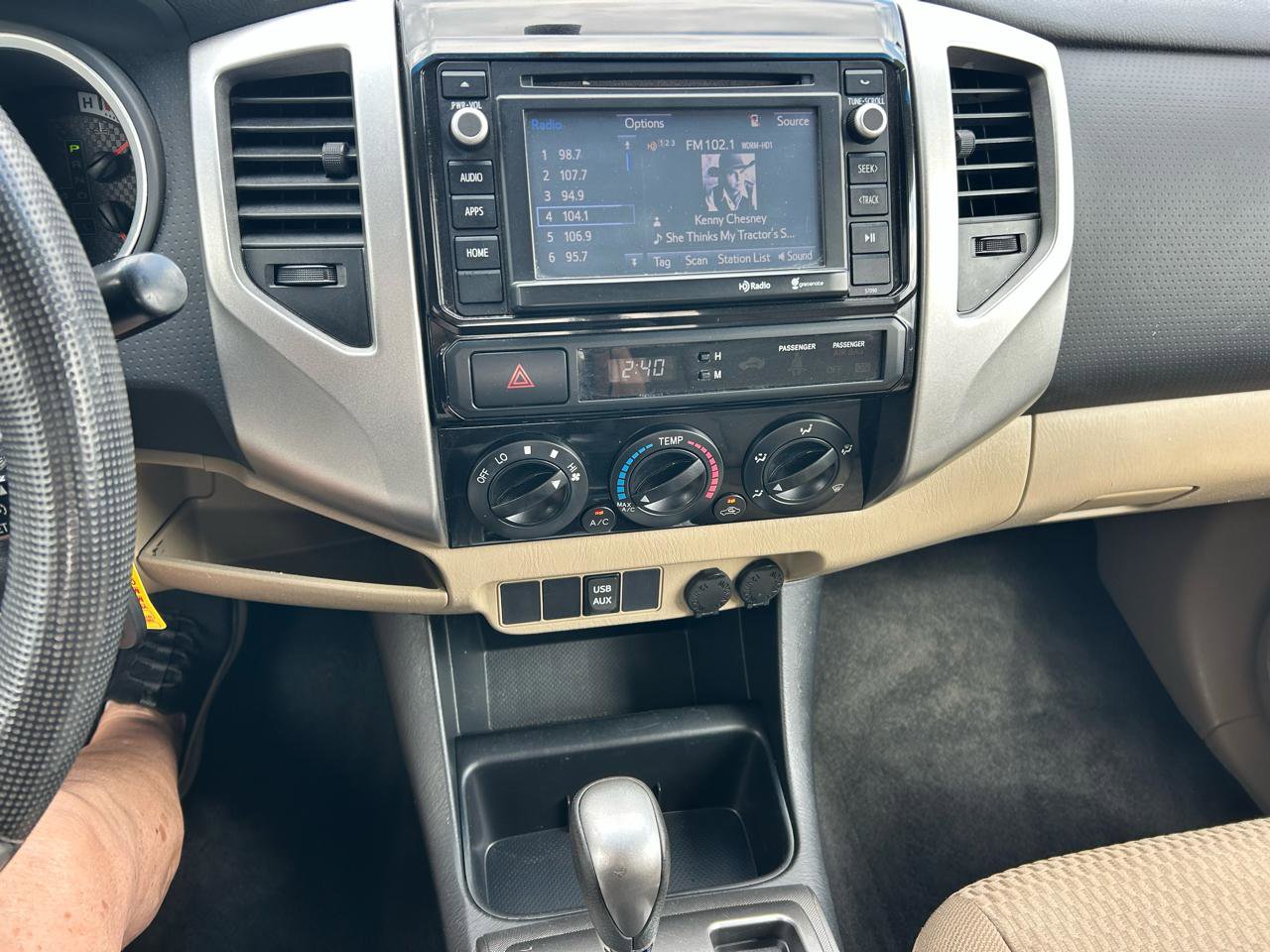 Used 2014 Toyota Tacoma PreRunner w/ SR5 Package RWD image 4