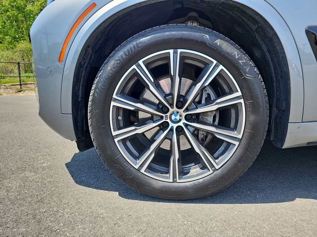 Certified 2026 BMW X5 xDrive40i w/ M Sport Package AWD/4WD image 24