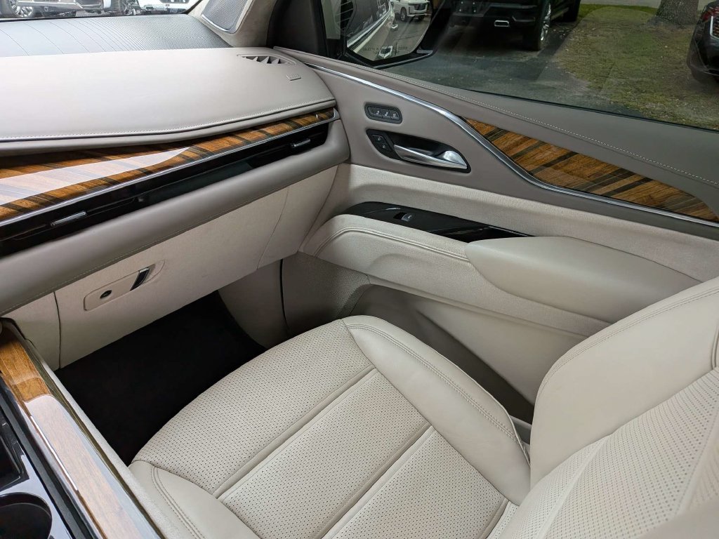 Certified 2023 Cadillac Escalade Premium Luxury Platinum w/ LPO, Radiant Package AWD/4WD image 20