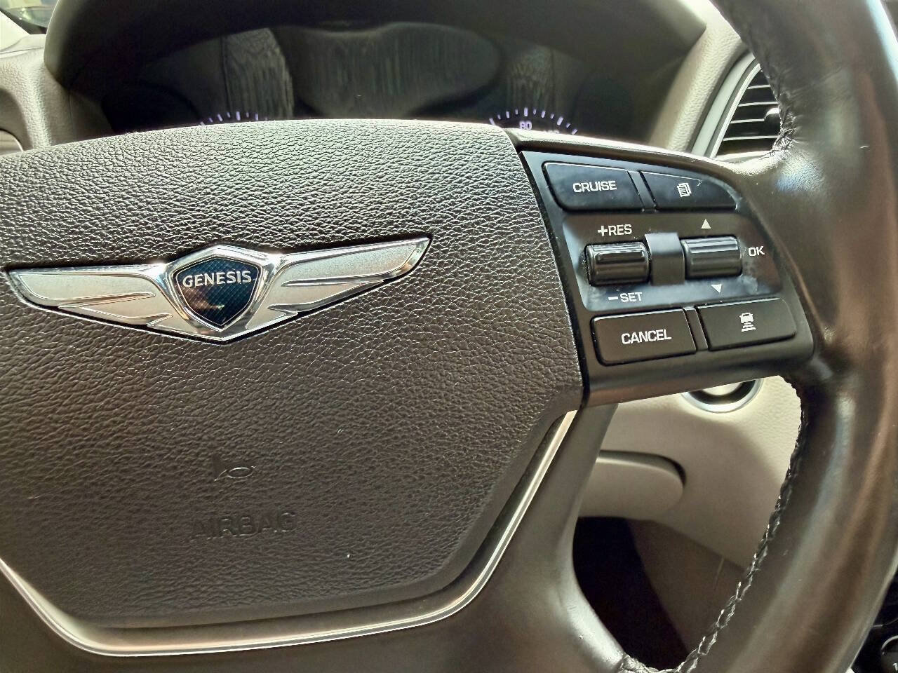 Used 2018 Genesis G80 3.8 AWD/4WD image 36
