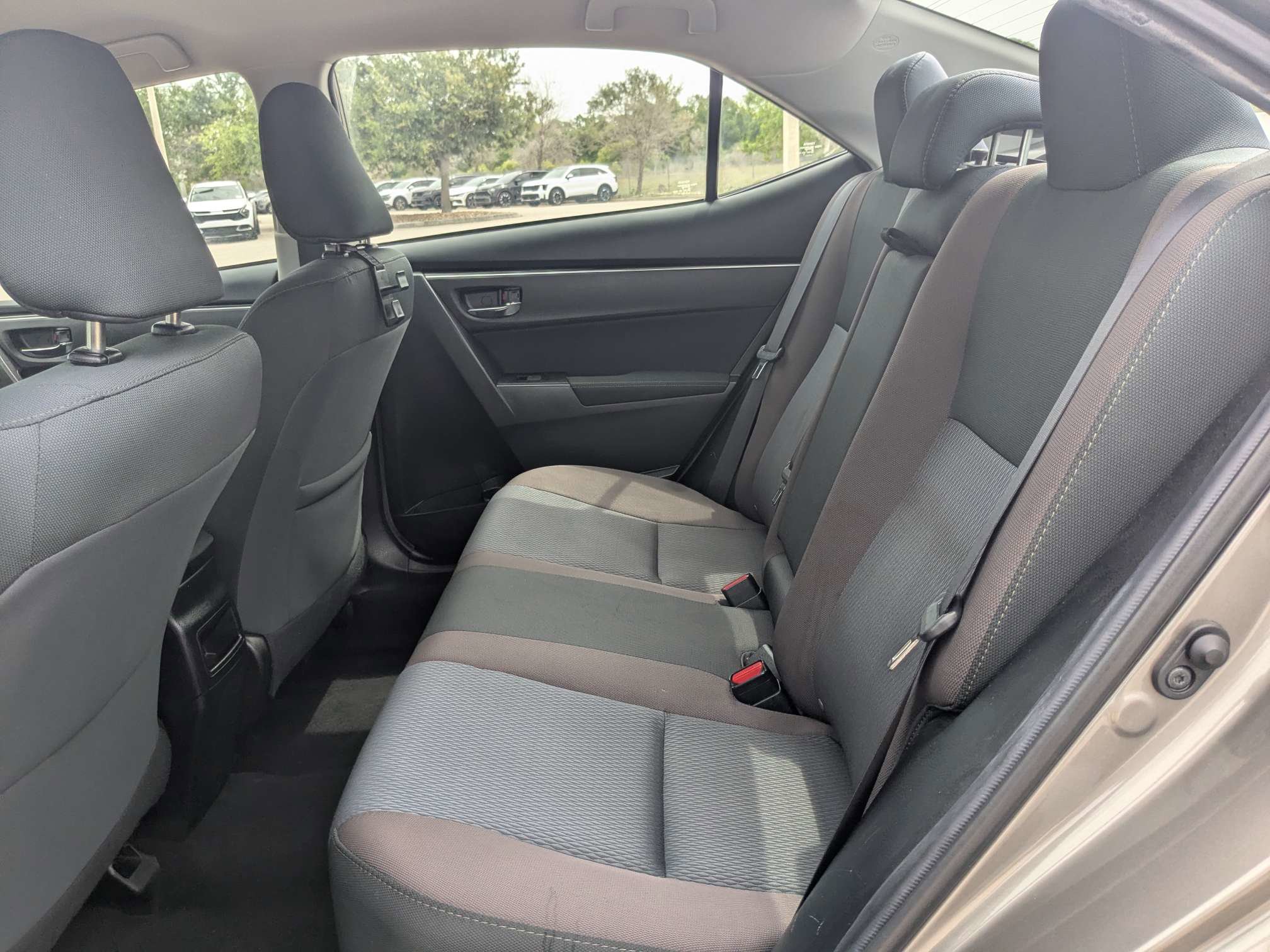 Used 2019 Toyota Corolla LE FWD image 12
