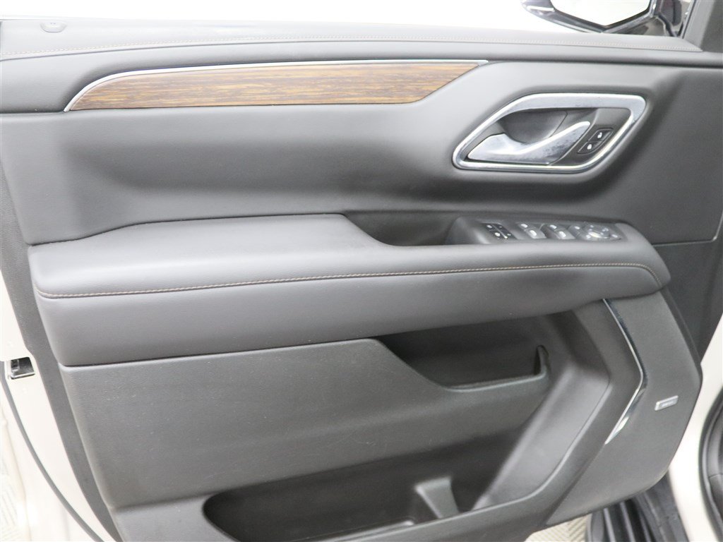 Used 2022 Chevrolet Suburban High Country AWD/4WD image 15