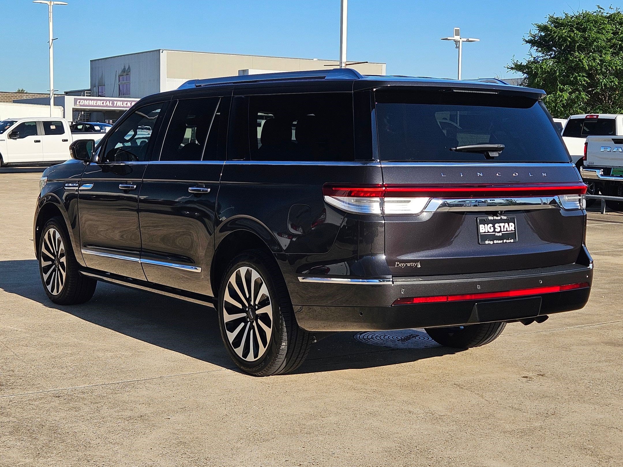 Used 2024 Lincoln Navigator L Reserve image 6