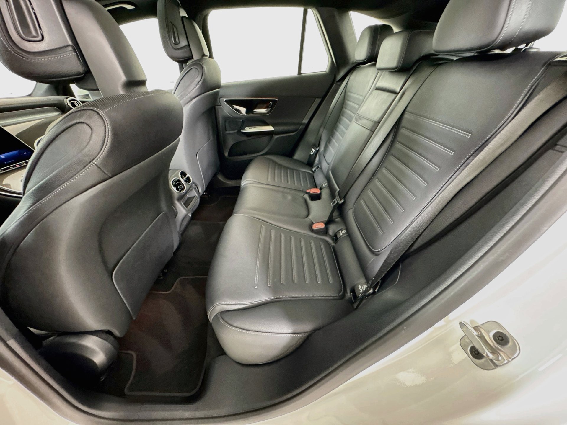 Used 2026 Mercedes-Benz GLC 43 AMG 4MATIC image 26