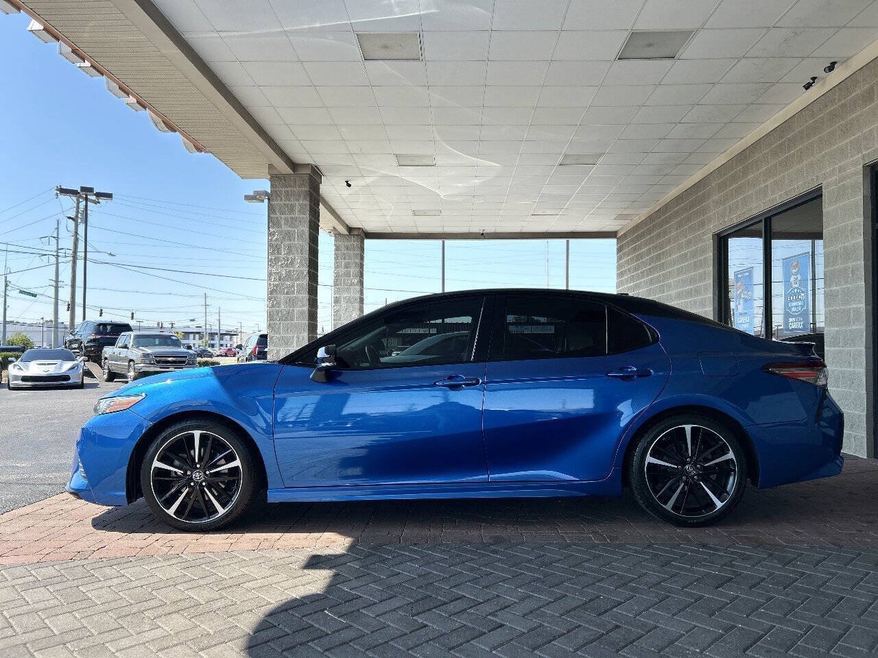 Used 2019 Toyota Camry XSE w/ Navigation Package FWD image 7