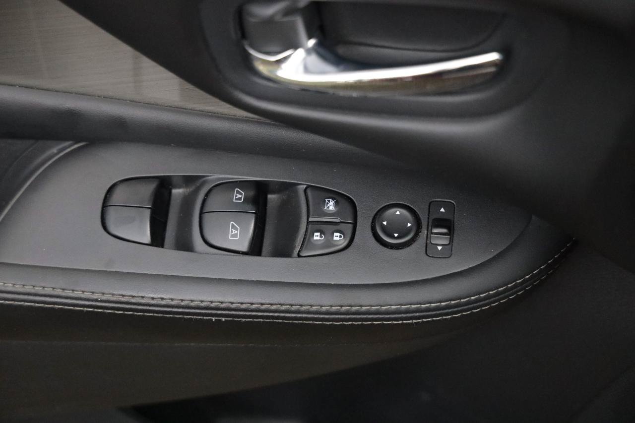 Used 2016 Nissan Murano S FWD image 40