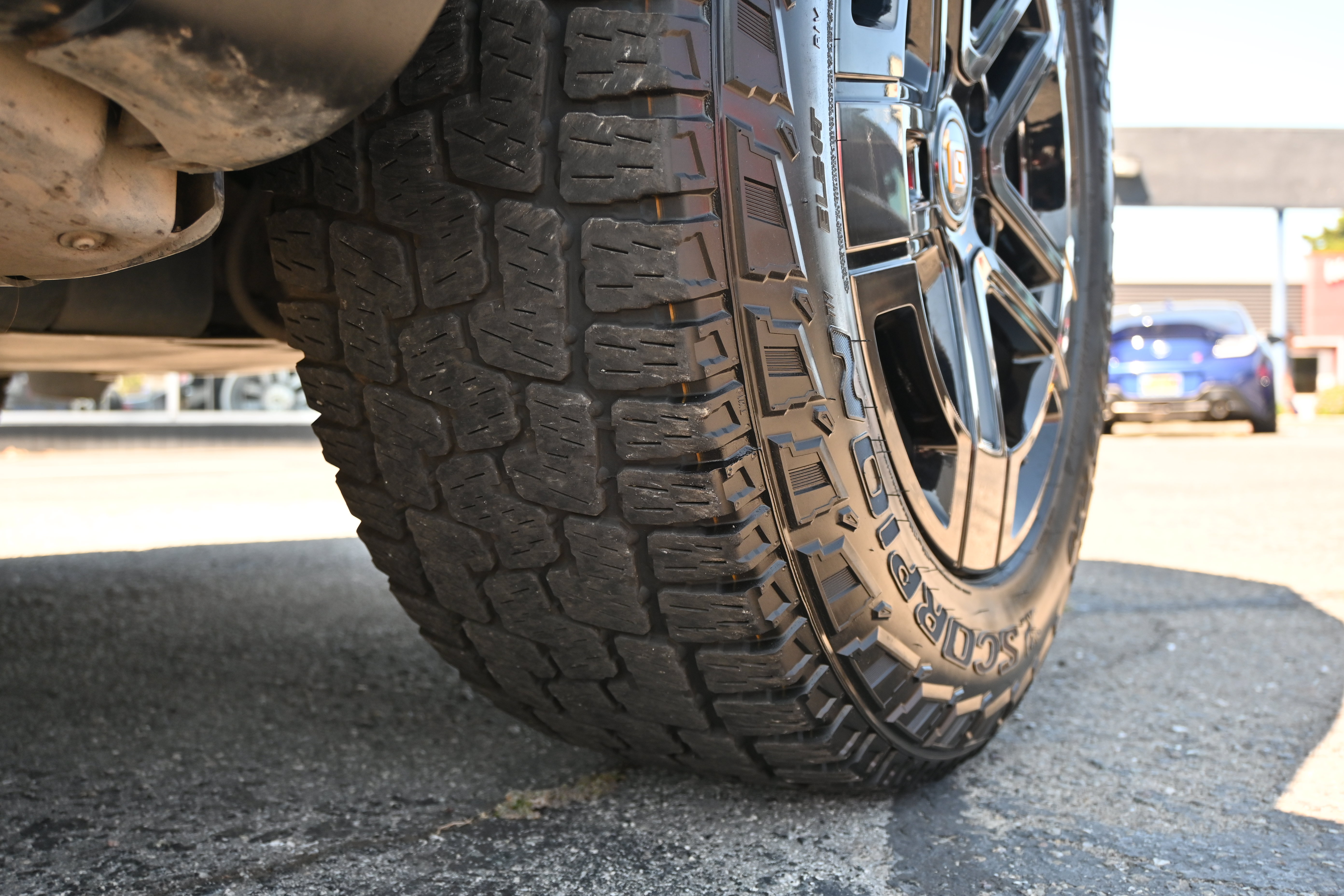 Used 2023 Rivian R1S Adventure AWD/4WD image 16