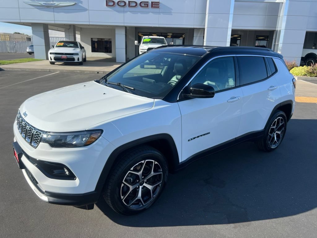 Used 2025 Jeep Compass Limited AWD/4WD image 2