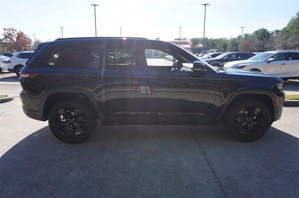 Used 2022 Jeep Grand Cherokee Altitude image 25