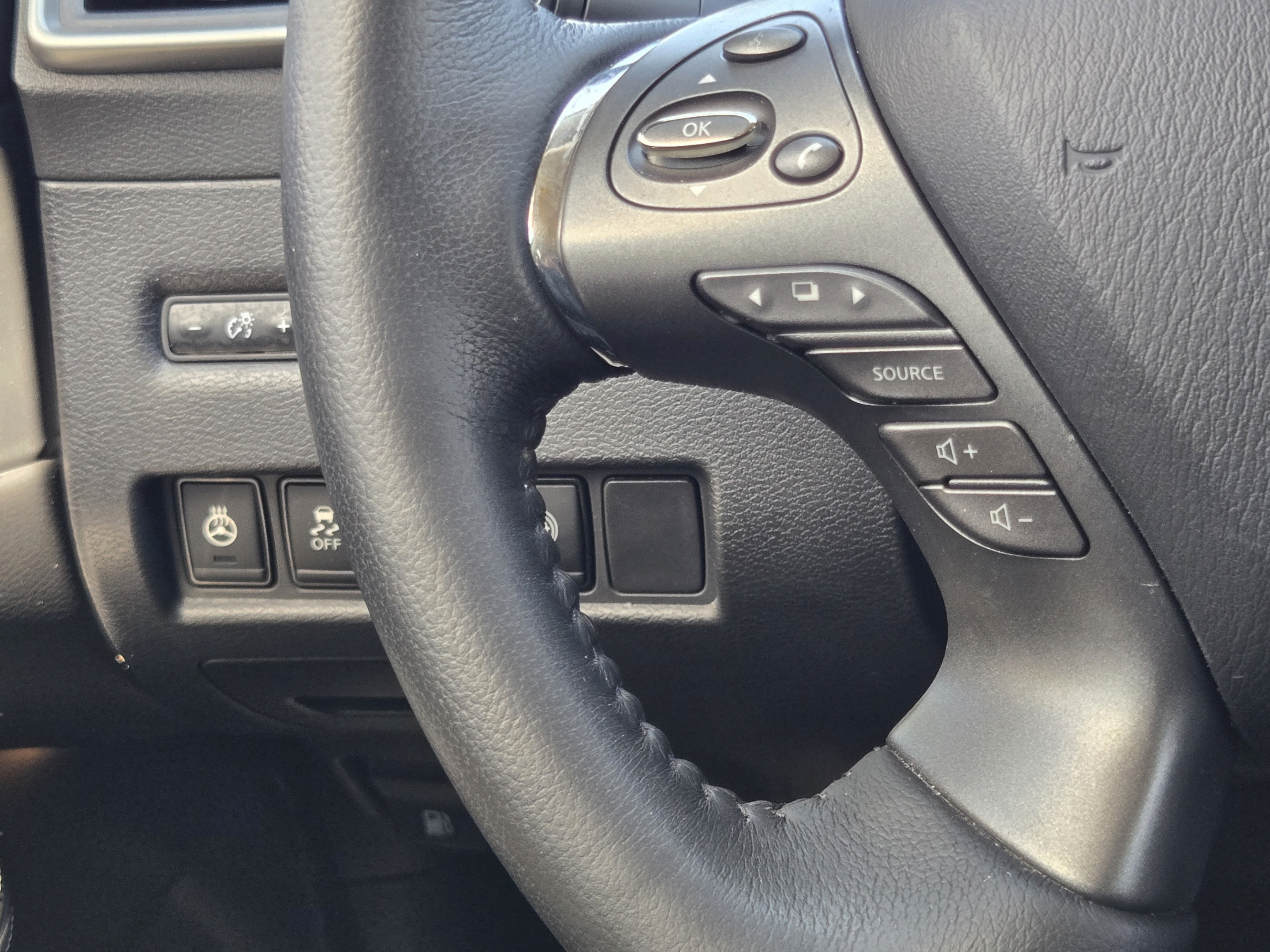 Used 2023 Nissan Murano SL w/ SL Moonroof Package FWD image 14