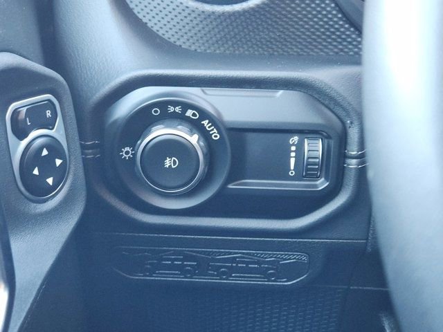 Used 2025 Jeep Wrangler Unlimited Rubicon image 23