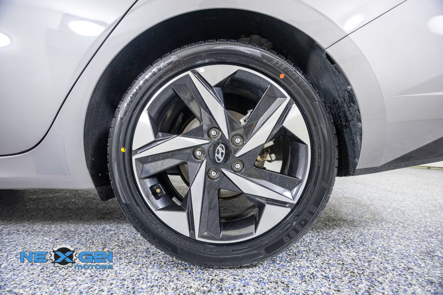 Used 2021 Hyundai Elantra SEL w/ Convenience + Premium Package FWD image 46